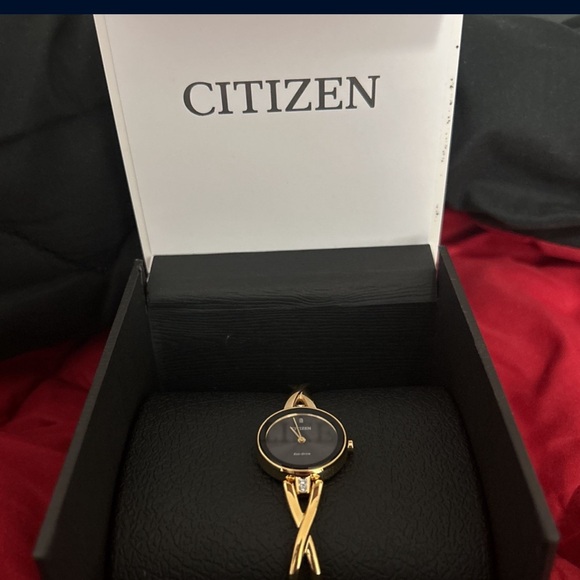 Women’s bangle citizen watch main image 2